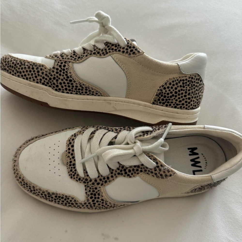 Madewell leather sneaker size 7. Leopard accents. Like new. Worn once